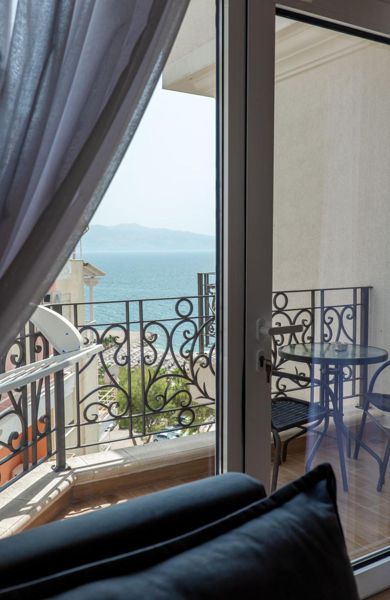Ami Mar Hotel Saranda Dış mekan fotoğraf